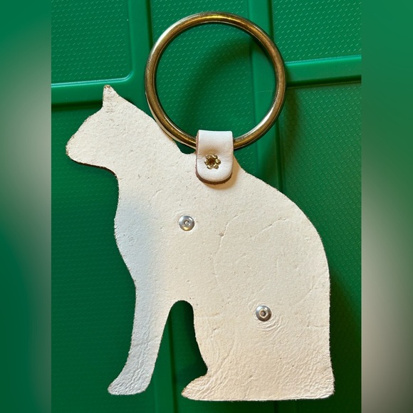 Vintage Door Knob White Leather Cut Out Cat With Bells Jingle Kitten - Picture 2 of 2